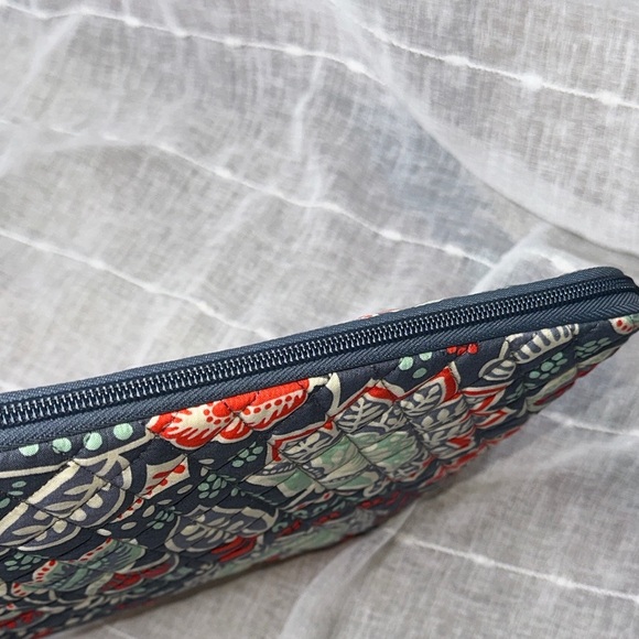 Vera Bradley Nomadic Floral Design Quilted Padded Laptop Sleeve Travel Case NWT - Picture 13 of 15